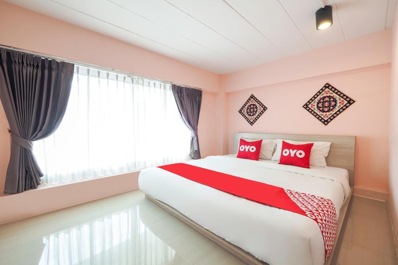 Oyo 983 The Private Hotel Čiang Mai Exteriér fotografie