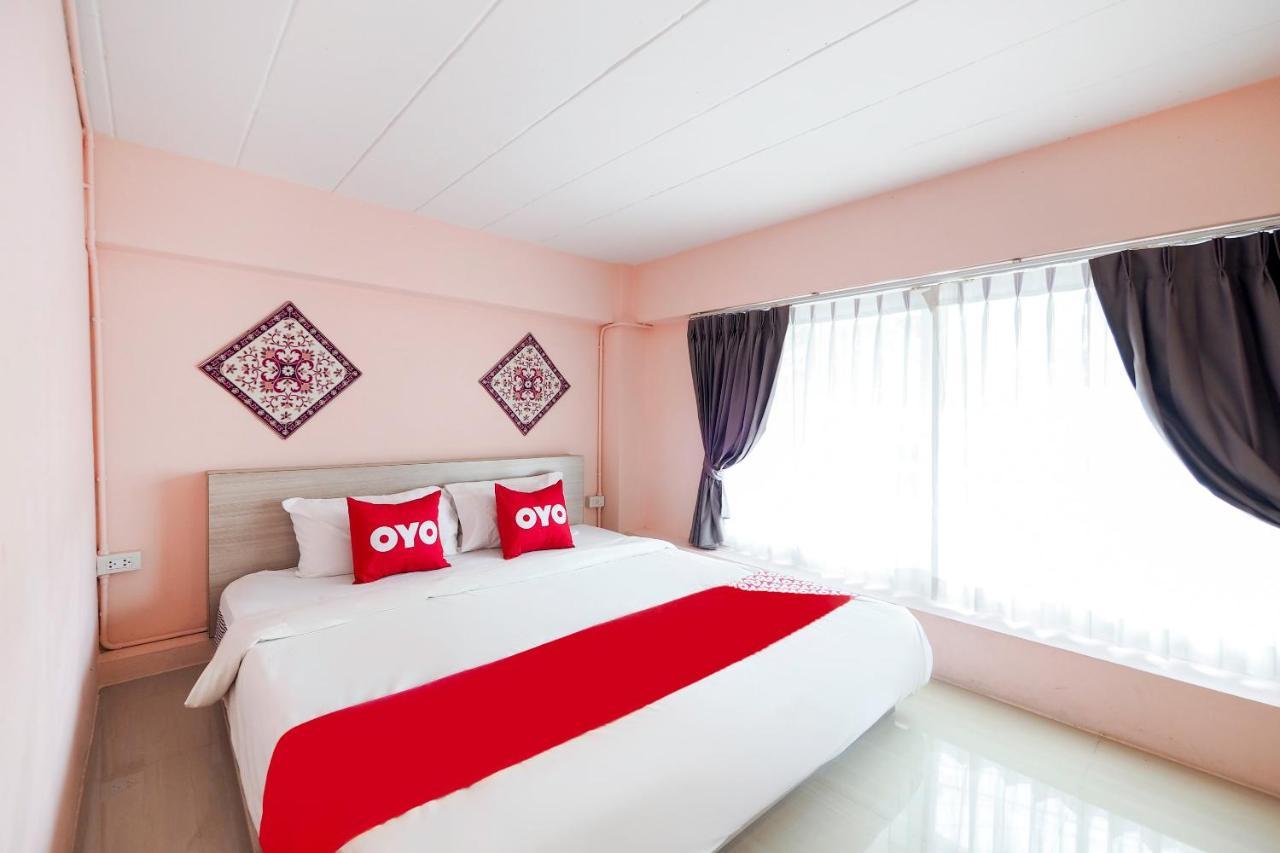 Oyo 983 The Private Hotel Čiang Mai Exteriér fotografie